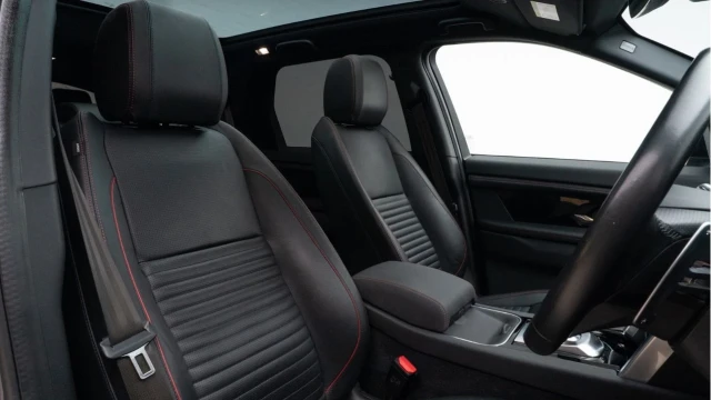 Land Rover Discovery Sport (21 Reg) 2.0 D200 R-Dynamic SE Image 3