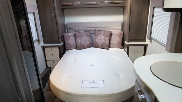 Elddis Encore 250 (23 Reg) 2.2D (Auto) (4 Berth) Image 4