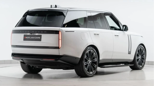 Land Rover Range Rover (24 Reg) 3.0 D350 HSE (Shadow Pack) Image 6