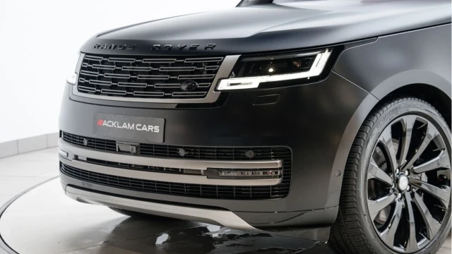 Land Rover Range Rover (23 Reg) 4.4 V8 P530 Autobiography LWB 7 Seat (SV Satin) Image 6
