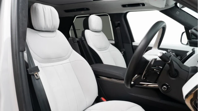 Land Rover Range Rover Sport (74 Reg) 3.0 D350 Autobiography (Black Pack) Image 3