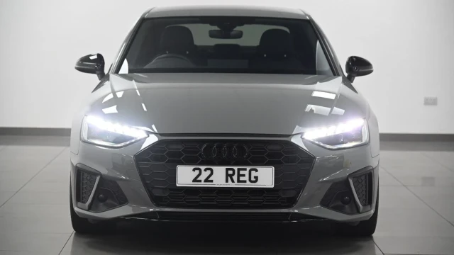 Audi A4 (22 Reg) 2.0 35TFSI S-Line Black Edition Image 6