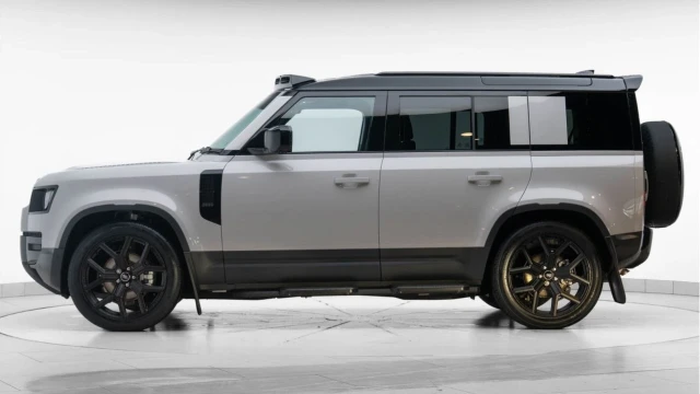 Land Rover Defender (75 Reg) 110 3.0 D250 S (7 Seat) Image 4