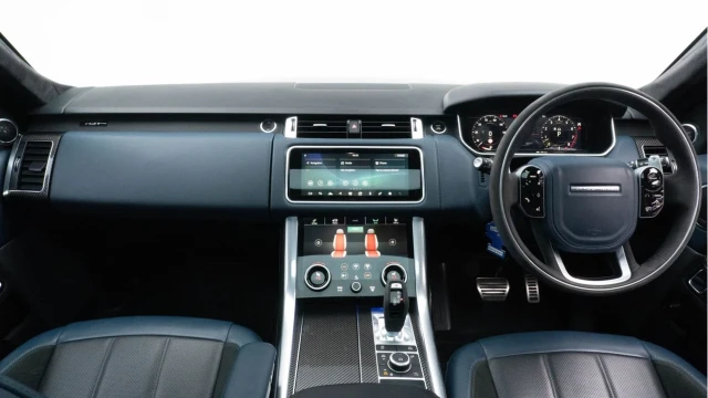 Land Rover Range Rover Sport (71 Reg) 3.0 P400 HST Image 2