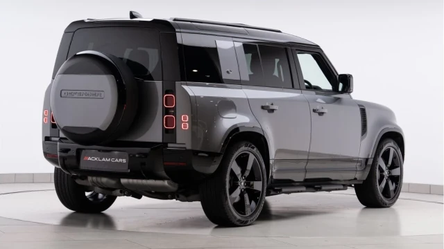 Land Rover Defender (73 Reg) 110 3.0 D300 X-Dynamic HSE (Black Pack) Image 5