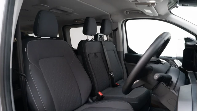 Ford Tourneo Custom (25 Reg) 320 2.0 Ecoblue Titanium LWB (9 Seat) Image 3
