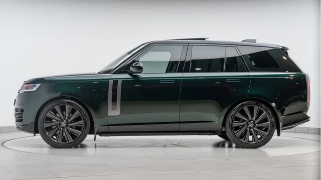 Land Rover Range Rover (24 Reg) 4.4 V8 P615 SV Image 4