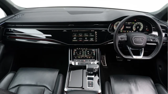 Audi Q7 (71 Reg) 3.0 50TDI S-Line Black Edition Quattro Image 2
