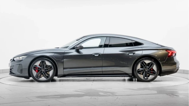 Audi RS e-tron (72 Reg) Carbon Black Image 8