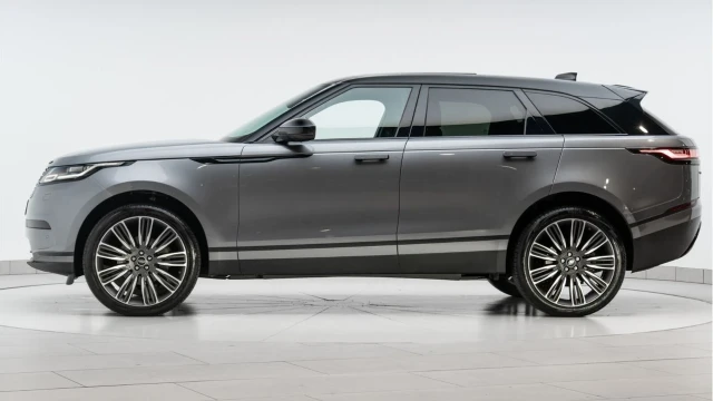 Land Rover Range Rover Velar (70 Reg) 2.0 D180 S (Black Pack) Image 5