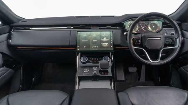 Land Rover Range Rover Sport (72 Reg) 3.0 D300 SE (Black Pack) Image 2