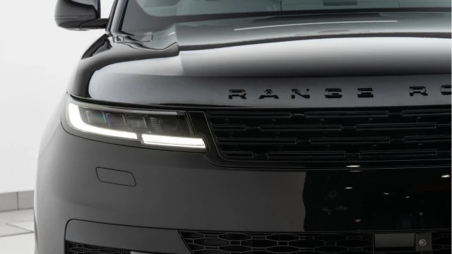 Land Rover Range Rover Sport (72 Reg) 3.0 D350 First Edition (Black Pack) Image 8