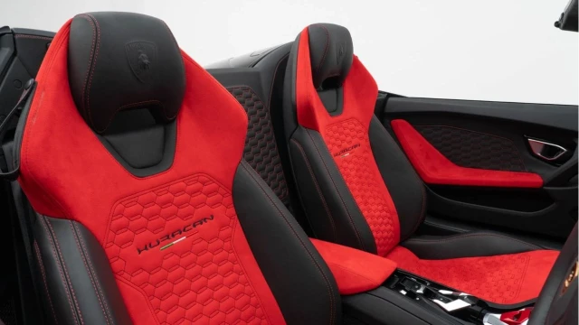 Lamborghini Huracan (17 Reg) 5.2 V10 LP 610-4 Spyder Image 3