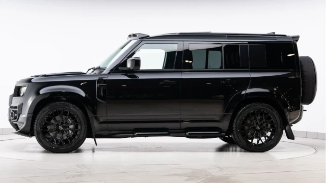 Land Rover Defender (74 Reg) 110 3.0 D350 X-Dynamic HSE (7 Seat) (Bespoke) (VAT Q) Image 4