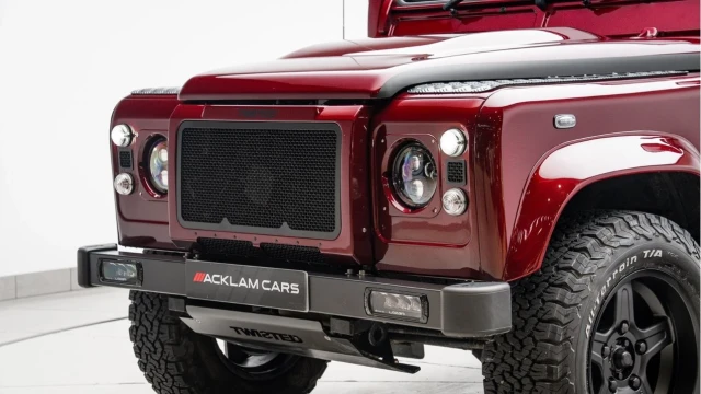 Land Rover Defender (16 Reg) Twisted 90 2.2TD Hard Top (+VAT) Image 6