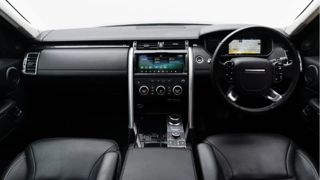 Land Rover Discovery (69 Reg) 3.0SDV6 HSE Luxury Image 2