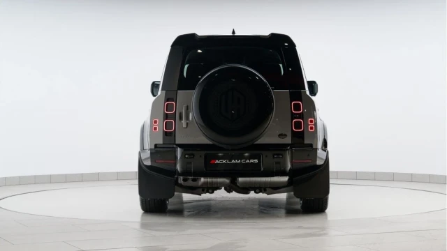 Land Rover Defender (25 Reg) 110 3.0 D350 X-Dynamic HSE (7 Seat) (Bespoke URBAN) (VAT Q) Image 6