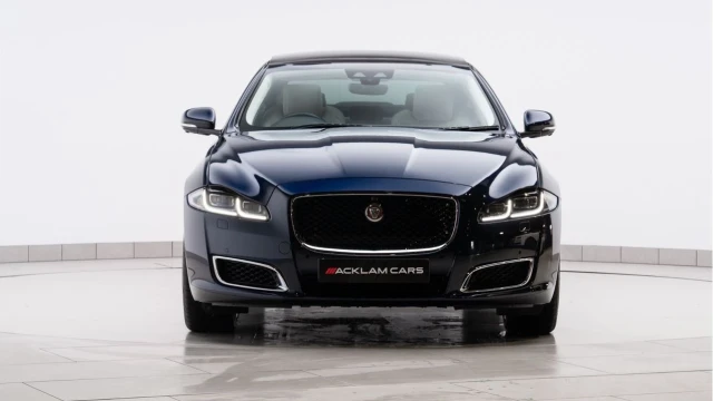 Jaguar XJ (19 Reg) 3.0D V6 50th Anniversary Image 7