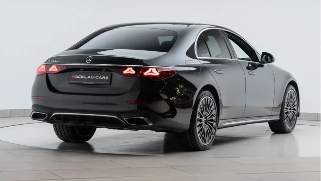 Mercedes-Benz E Class (74 Reg) E300e 2.0 AMG Line Premium Plus Hybrid Image 6