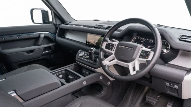 Land Rover Defender (23 Reg) 90 3.0 D250 Hard Top Commercial (+VAT) Image 2