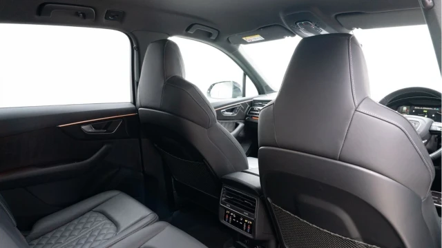 Audi SQ7 (22 Reg) 4.0TFSI V8 Black Edition Quattro Image 4