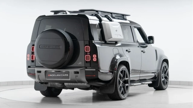 Land Rover Defender (23 Reg) 130 3.0 D300 X-Dynamic HSE (8 Seat) Image 7