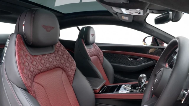 Bentley Continental (23 Reg) 4.0 V8 Coupe (Mulliner) Image 3