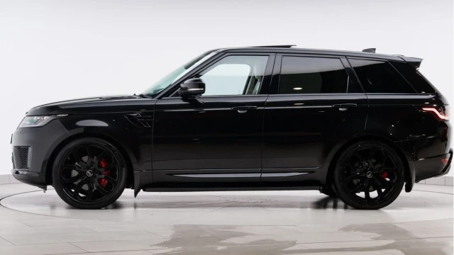 Land Rover Range Rover Sport (20 Reg) 3.0 SDV6 HSE Dynamic (Black Pack) Image 4