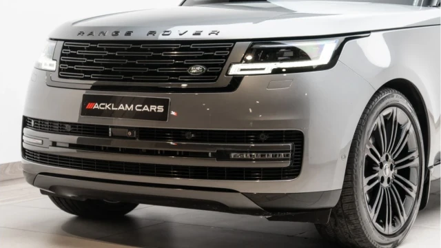 Land Rover Range Rover (72 Reg) 3.0 D350 HSE (Shadow Pack) Image 5