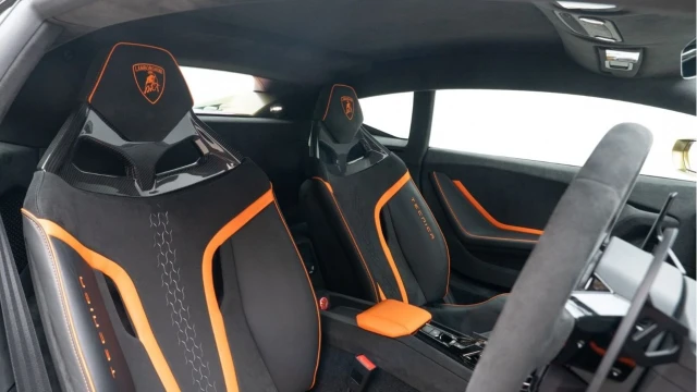 Lamborghini Huracan (24 Reg) 5.2 V10 LP 640-2 Tecnica Image 3