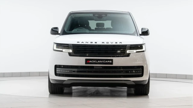 Land Rover Range Rover (24 Reg) 3.0 D350 HSE (Shadow Pack) Image 7