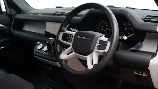 Land Rover Defender (24 Reg) 90 3.0 D250 Hard Top Commercial (3 Seat) (No VAT) Image 2