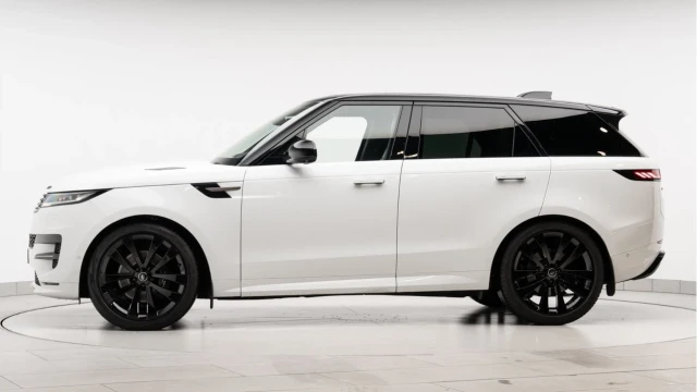 Land Rover Range Rover Sport (73 Reg) 3.0 D300 Dynamic SE Image 4