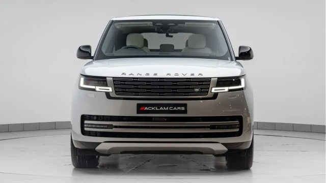 Land Rover Range Rover (72 Reg) 3.0 P440e SE Hybrid Image 4