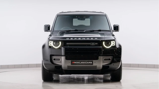 Land Rover Defender (74 Reg) 110 3.0 D250 X-Dynamic SE Hard Top Commercial (3 Seat) (+VAT) Image 6