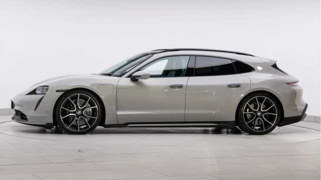 Porsche Taycan (73 Reg) Turbo Sport Turismo Image 4