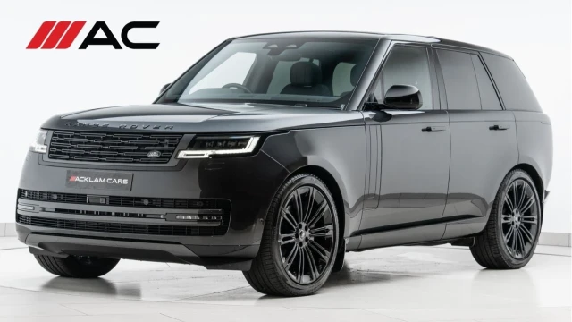 Land Rover Range Rover (74 Reg) 3.0 D300 SE (Shadow Pack) Image 1