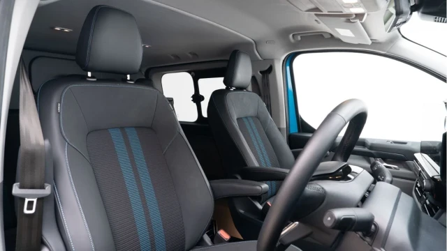 Ford Transit Custom (74 Reg) Custom 320 Sport 2.5 Hybrid (5 Seat) (+VAT) Image 3