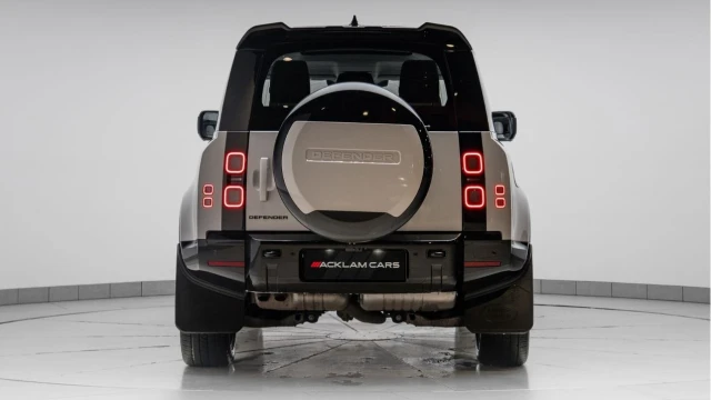 Land Rover Defender (75 Reg) 90 3.0 D250 X-Dynamic SE (Black Pack) Image 7