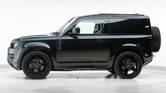 Land Rover Defender (75 Reg) 90 3.0 D350 X-Dynamic HSE Hard Top Commercial (3 Seat) (+VAT) Image 4