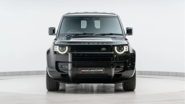 Land Rover Defender (25 Reg) 110 3.0 D350 X-Dynamic HSE Hard Top Commercial (3 Seat) (+VAT) Image 8