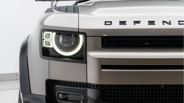 Land Rover Defender (23 Reg) 90 3.0 D250 HSE (Bespoke) Image 8