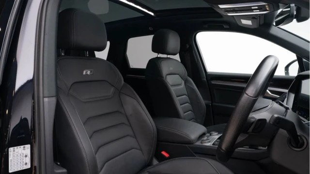 Volkswagen Touareg (70 Reg) 3.0TDI V6 Black Edition Image 3