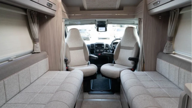 Elddis Supreme 155 (21 Reg) 2.2D (4 Berth) Image 4