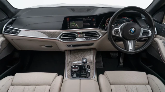 BMW X7 (20 Reg) 3.0 M50D Image 2