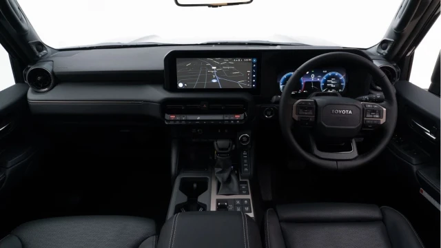 Toyota Land Cruiser (25 Reg) 2.8D Invincible (New Model) Image 2