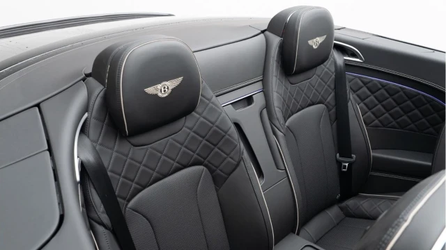 Bentley Continental (72 Reg) GTC 4.0 V8 (Mulliner) Image 7
