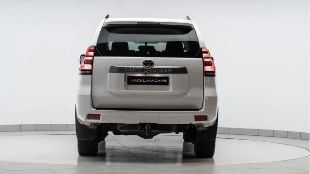 Toyota Land Cruiser (72 Reg) 2.8 D-4D Active (7 Seat) Image 5