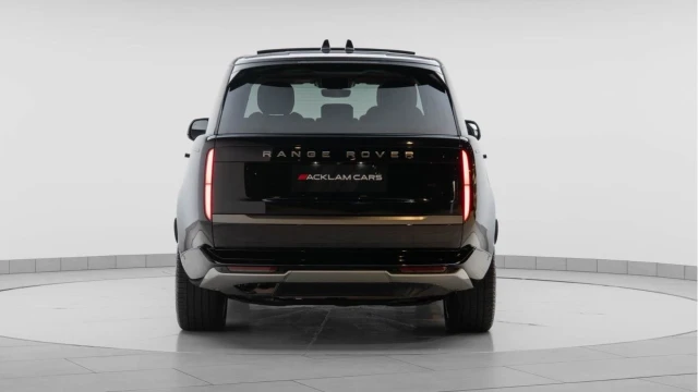 Land Rover Range Rover (74 Reg) 3.0 D300 SE Image 5