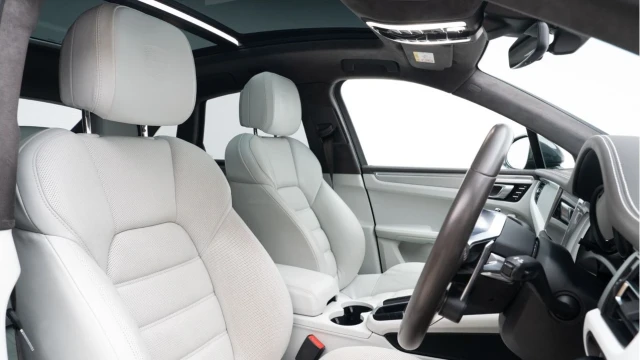 Porsche Macan (69 Reg) 2.9 V6 Macan Turbo Image 3